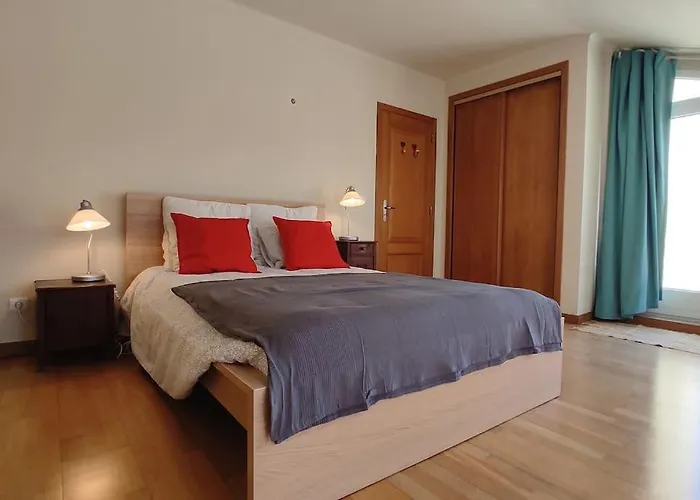 Seaside Escape Apartment *